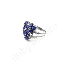 Cargar imagen en el visor de la galería, Triple floral set in 18k white gold