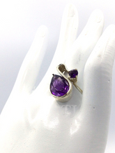 Cargar imagen en el visor de la galería, Swan shaped amethyst sterling silver ring