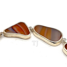 Load image into Gallery viewer, Closer View of Flat Agate with stripes bracelet