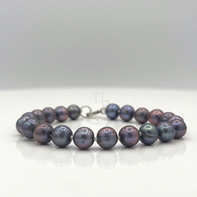 Load image into Gallery viewer, Fresh water pearl knotted silver bracelet