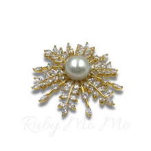 Load image into Gallery viewer, Floral kanote pearl brooch