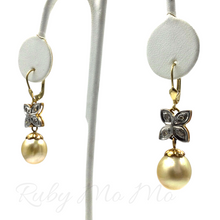 Load image into Gallery viewer, Pearl with single flower dangling earrings