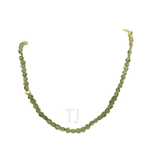 Load image into Gallery viewer, Peridot Faceted chip necklace