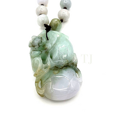 Cargar imagen en el visor de la galería, Knotted Jadeite Necklace with pendant