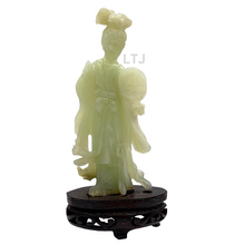 将图片加载到图库查看器,Hetian Jade sculpture