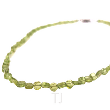 Load image into Gallery viewer, Peridot Faceted chip necklace