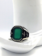 Load image into Gallery viewer, Green Onyx Ring in anchor setting