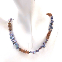 Cargar imagen en el visor de la galería, Black Pearl and Labradorite Necklace