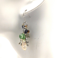 Load image into Gallery viewer, Fresh water pearl earrings in sterling silver