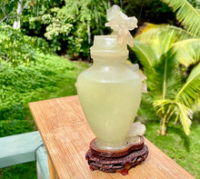 将图片加载到图库查看器,Jade Beauty: Exquisite Floral Carved Snuff Urn