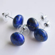 Cargar imagen en el visor de la galería, Gemstone Oval Earrings