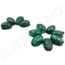 Cargar imagen en el visor de la galería, Hand-Carved Malachite Ladybugs Figurines