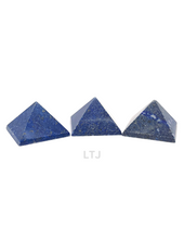 将图片加载到图库查看器,Lapis Lazuli Pyramid