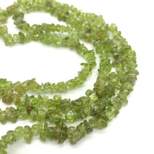Load image into Gallery viewer, Peridot Chip Necklace