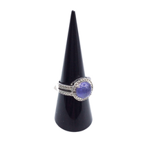 Load image into Gallery viewer, Tanzanite ring with Diamond