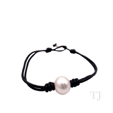 Load image into Gallery viewer, Freshwater Pearl in Black Leather Bracelet