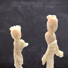 Cargar imagen en el visor de la galería, Coral Two Girls Sculpture