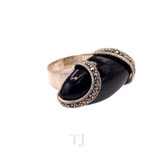 Cargar imagen en el visor de la galería, side view of Black Onyx Oval Wrap with Diamonique Ring in Sterling Silver