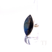 Load image into Gallery viewer, Labradorite Oval Shape Ring in Sterling Silver