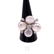 Cargar imagen en el visor de la galería, Freshwater Pearl Big Flower Ring in Sterling Silver