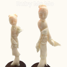 Cargar imagen en el visor de la galería, Coral Two Girls Sculpture
