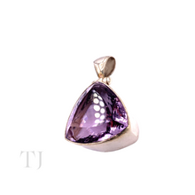 Cargar imagen en el visor de la galería, Side view of Amethyst Triangular cur pendant in sterling silver