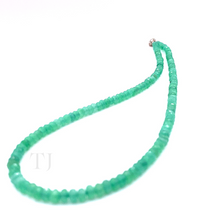 Загрузить изображение в средство просмотра галереи, Aventurine faceted chip necklace with sterling silver lobster clasp