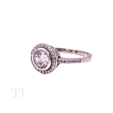 Cargar imagen en el visor de la galería, Diamonique Round Ring in Sterling Silver