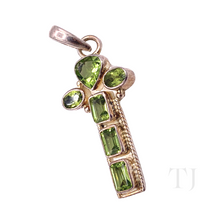 Загрузить изображение в средство просмотра галереи, Peridot Faceted Cut Cross Pendant in Sterling Silver