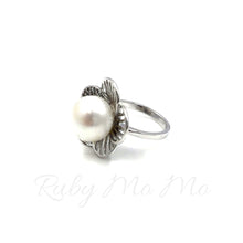 Load image into Gallery viewer, Freshwater Pearl Flower Ring in Sterling Silver 925