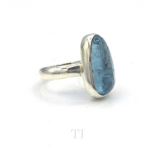 Cargar imagen en el visor de la galería, Aquamarine Oval Cabochon ring in sterling silver