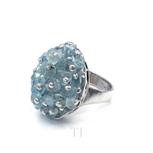 Cargar imagen en el visor de la galería, Top side view of Aquamarine grape style ring in sterling silver setting