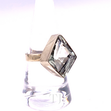 Загрузить изображение в средство просмотра галереи, Green Amethyst Princess Cut Ring in Sterling Silver