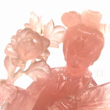 Cargar imagen en el visor de la galería, Goddess of Beauty: Hand-Carved Rose Quartz sculpture