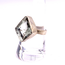 Загрузить изображение в средство просмотра галереи, Green Amethyst Princess Cut Ring in Sterling Silver