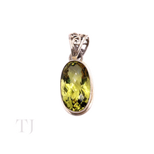 Cargar imagen en el visor de la galería, Green Topaz Oval Cut Pendant in Sterling Silver