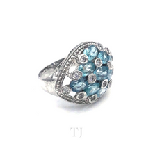 Cargar imagen en el visor de la galería, side view of Aquamarine stones in sterling silver setting ring with diamonique