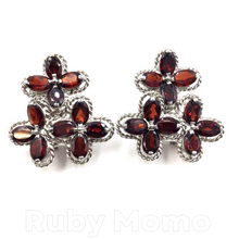 Загрузить изображение в средство просмотра галереи, Garnet Triple Flowers Earring in Sterling Silver