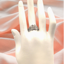 Cargar imagen en el visor de la galería, Sterling Silver Ring in Butterfly shape