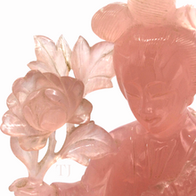 Cargar imagen en el visor de la galería, Goddess of Beauty: Hand-Carved Rose Quartz sculpture