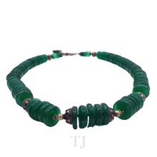Cargar imagen en el visor de la galería, Green Onyx Round Chip with Silver Ball Necklace in 925