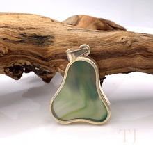 Cargar imagen en el visor de la galería, Fluorite Pendant in Sterling Silver