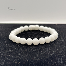 将图片加载到图库查看器,White Agate bead bracelet with elastic string, 8 mm