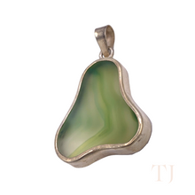 Cargar imagen en el visor de la galería, Fluorite Pendant in Sterling Silver