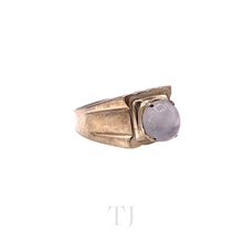 Load image into Gallery viewer, Cat's eye cabochon stone in sterling silver ring