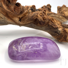 Load image into Gallery viewer, Amethyst Palm stone