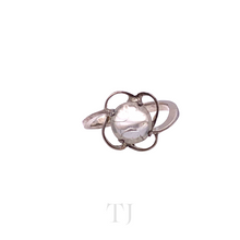 Load image into Gallery viewer, Cat's eye cabochon in twisted sterling silver ring