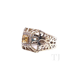 Cargar imagen en el visor de la galería, Citrine Round Cut in Sterling Silver Square Frame
