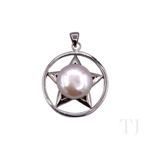 Cargar imagen en el visor de la galería, Freshwater Pearl Pendant in Sterling Silver