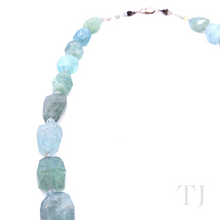 Cargar imagen en el visor de la galería, side view of Aquamarine Stone Graduated style necklace with sterling silver clasp